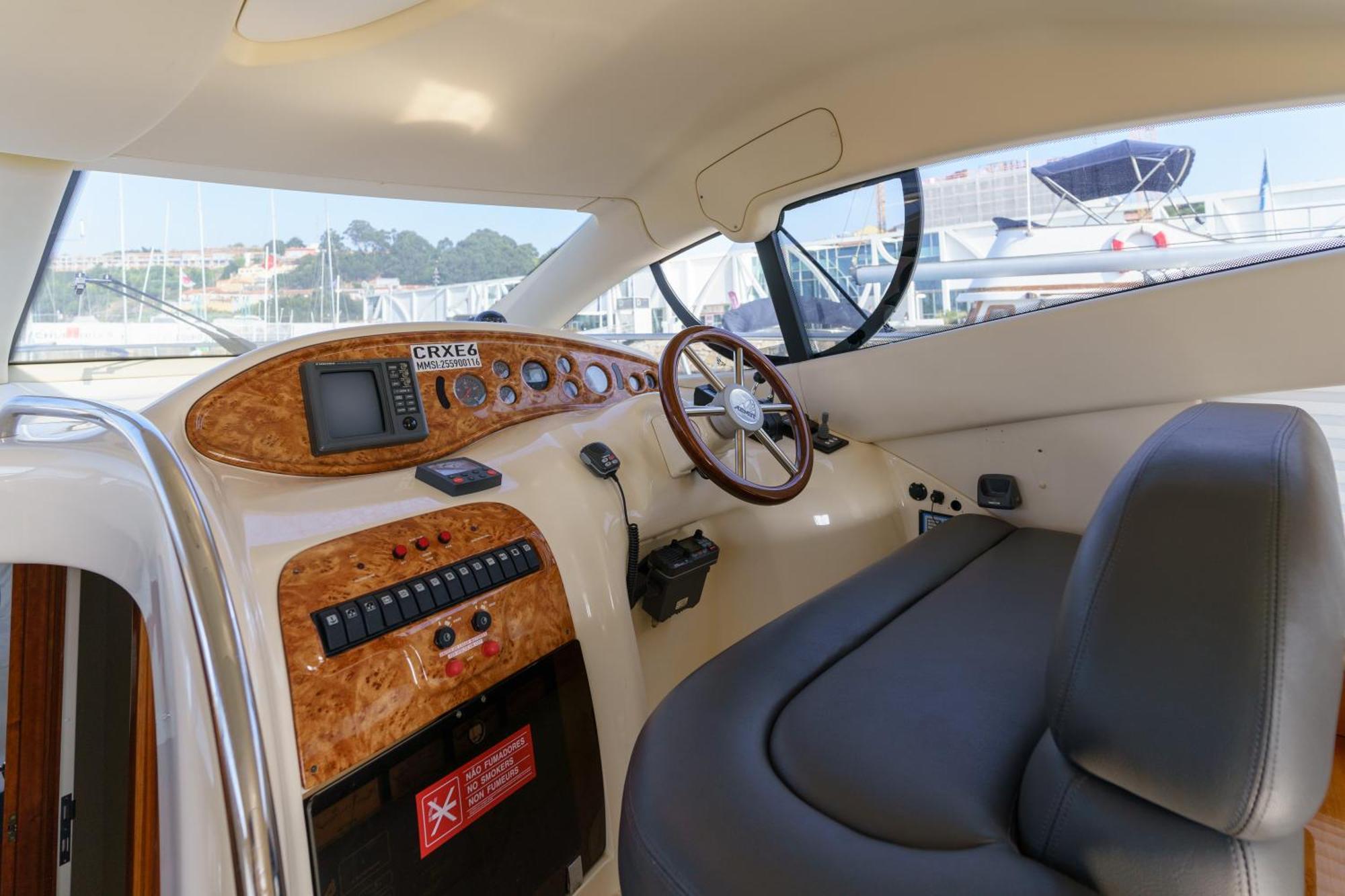 ホテル Sailing 360 Night On Board Experience ヴィラ・ノヴァ・デ・ガイア 部屋 写真