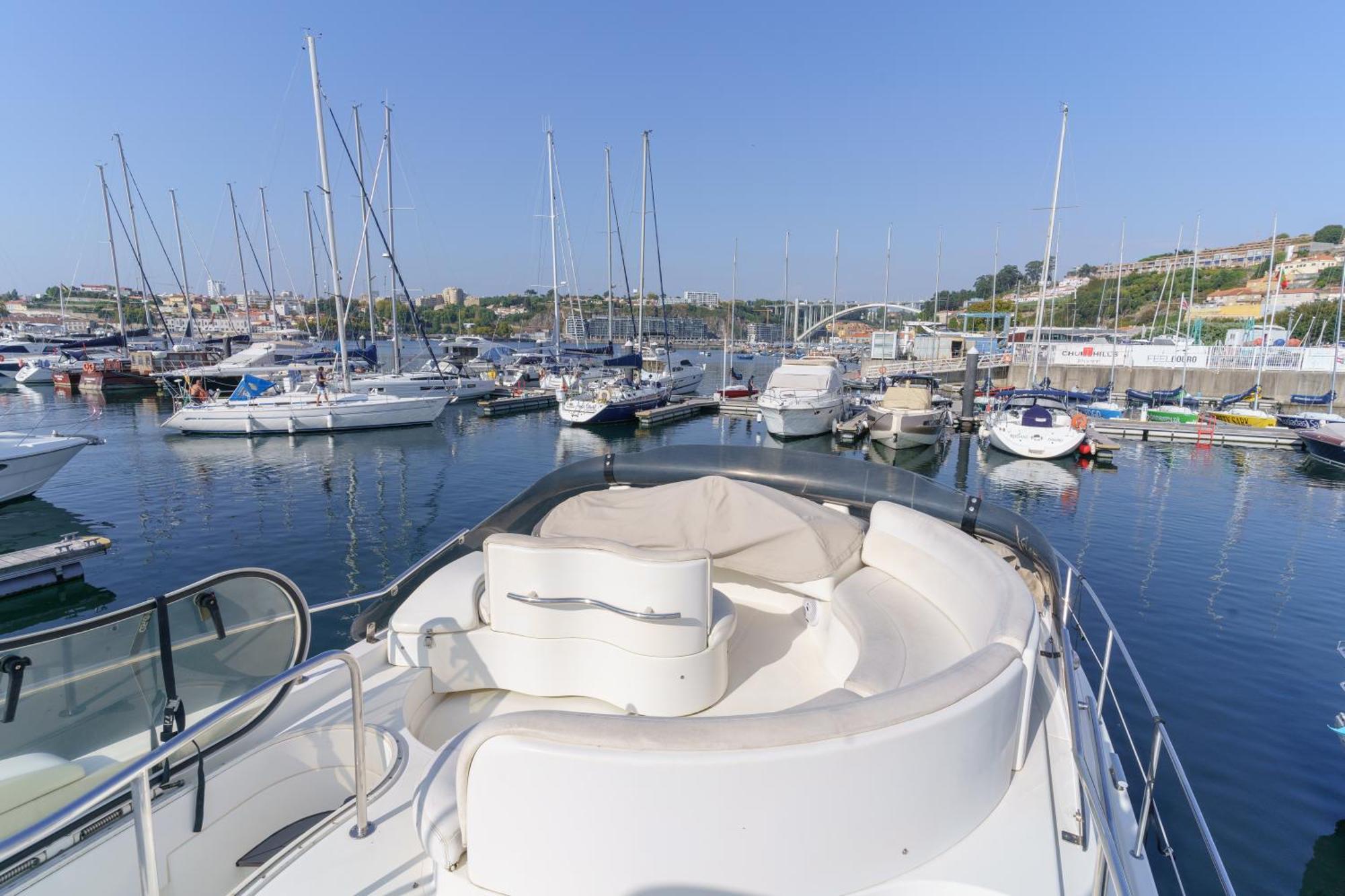 ホテル Sailing 360 Night On Board Experience ヴィラ・ノヴァ・デ・ガイア 部屋 写真
