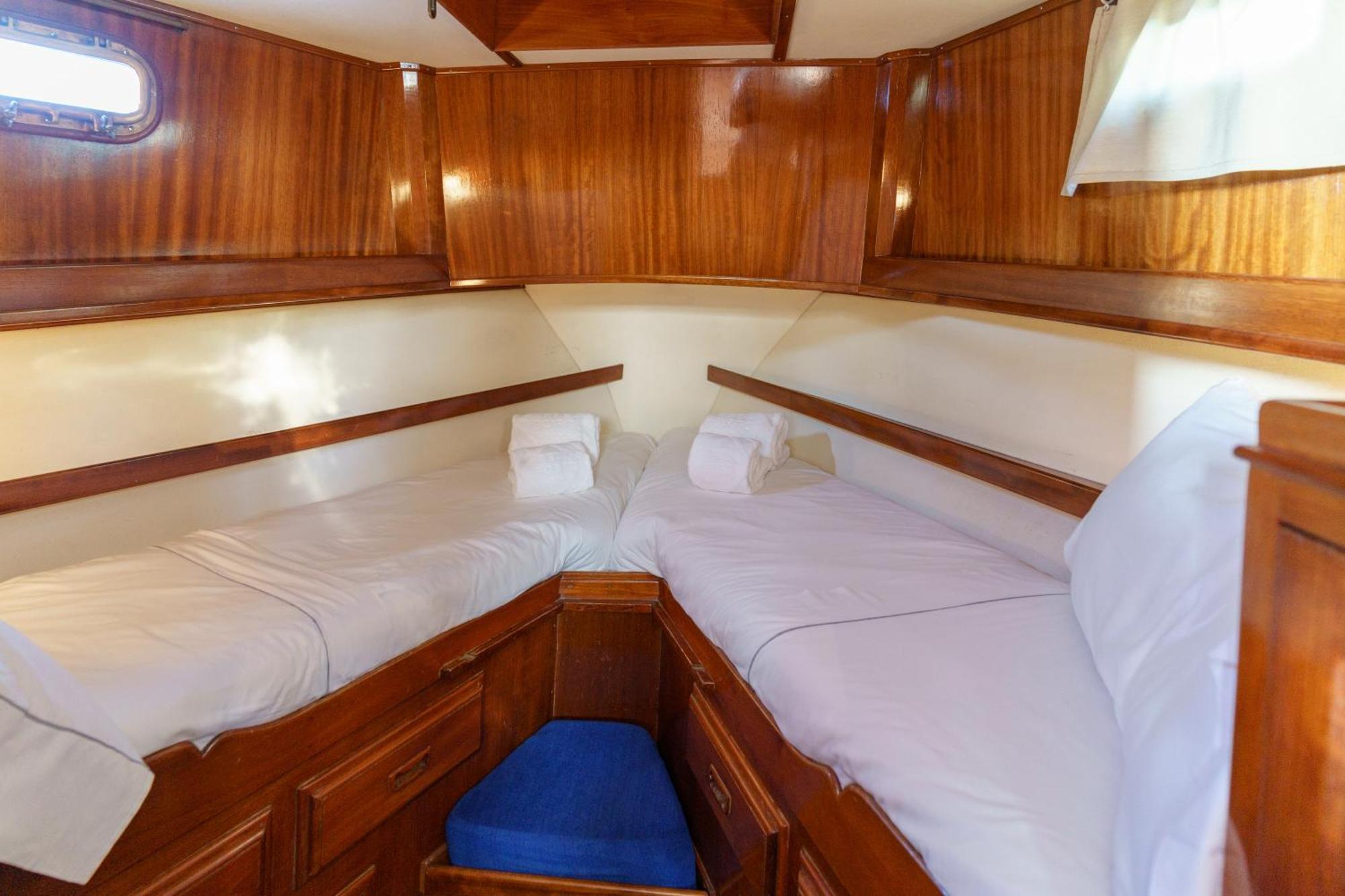 ホテル Sailing 360 Night On Board Experience ヴィラ・ノヴァ・デ・ガイア 部屋 写真