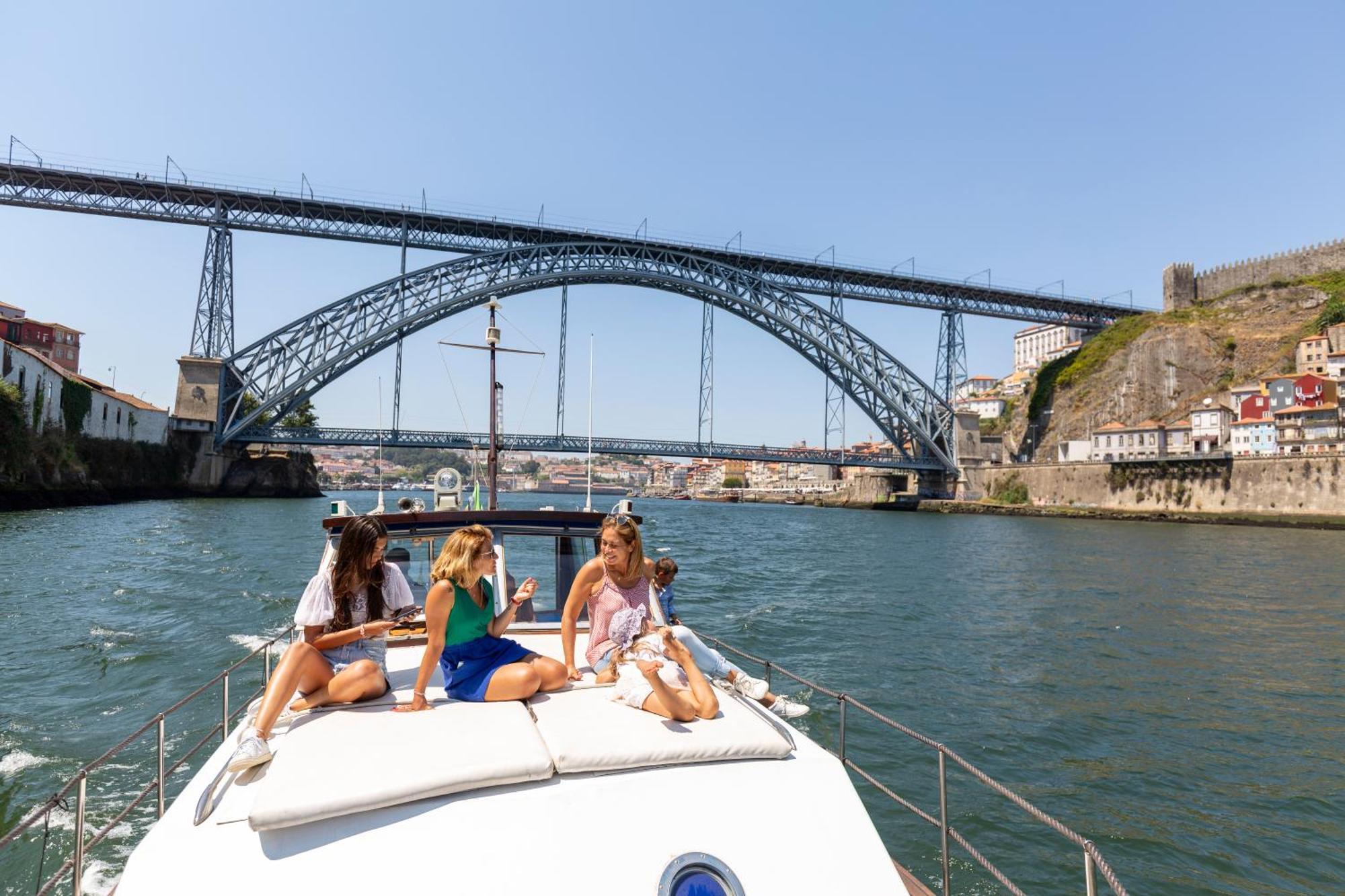 ホテル Sailing 360 Night On Board Experience ヴィラ・ノヴァ・デ・ガイア 部屋 写真