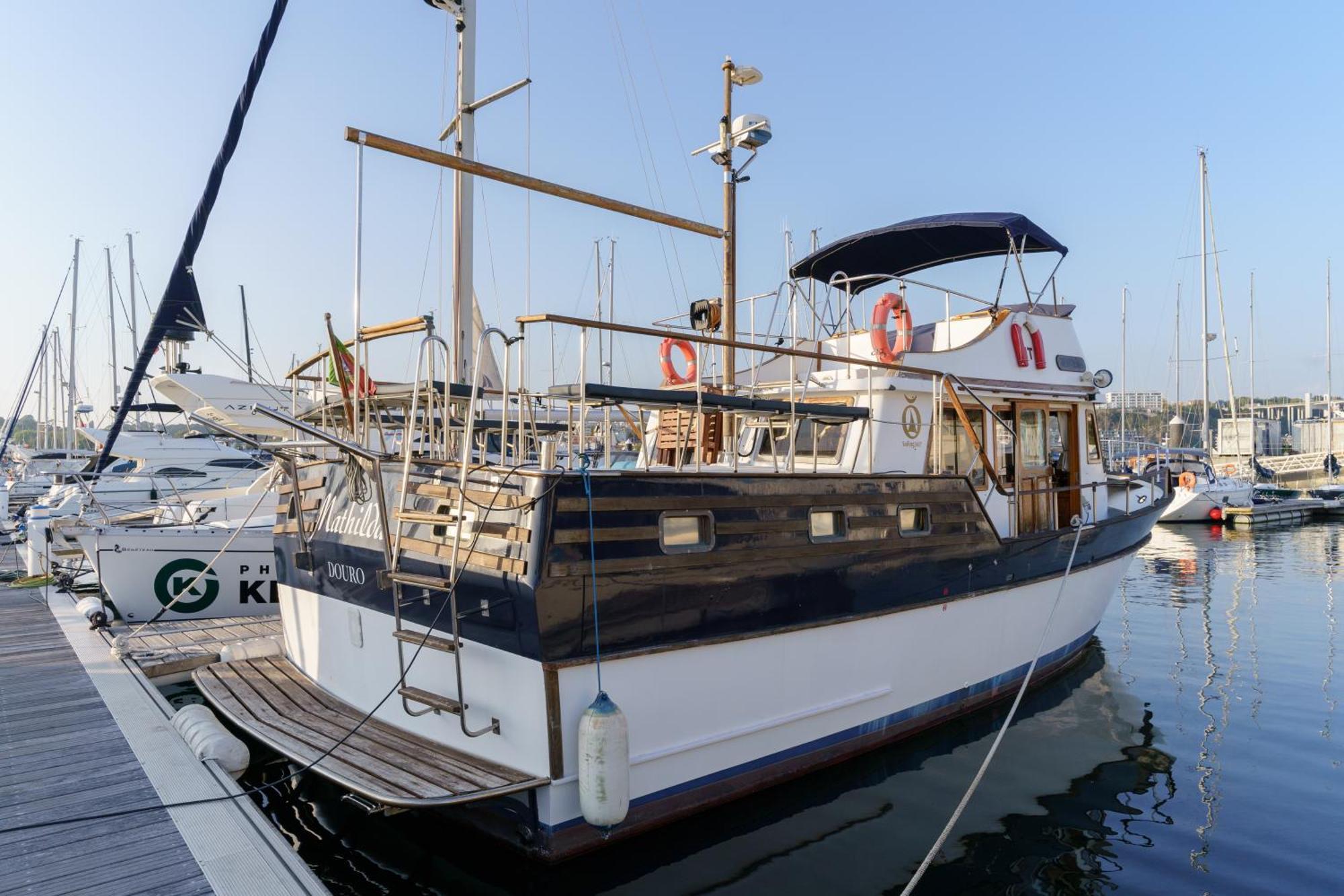 ホテル Sailing 360 Night On Board Experience ヴィラ・ノヴァ・デ・ガイア 部屋 写真