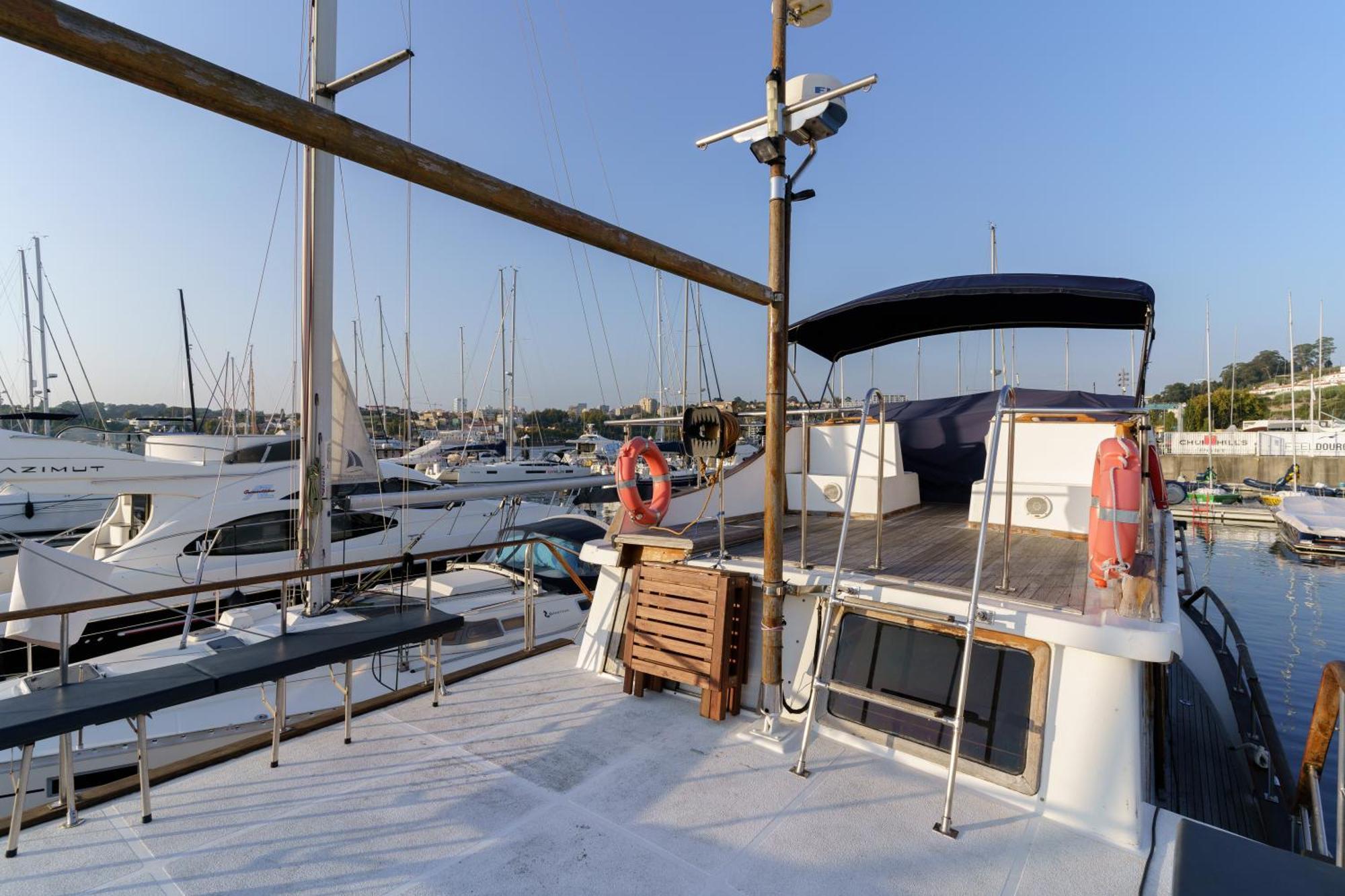 ホテル Sailing 360 Night On Board Experience ヴィラ・ノヴァ・デ・ガイア 部屋 写真